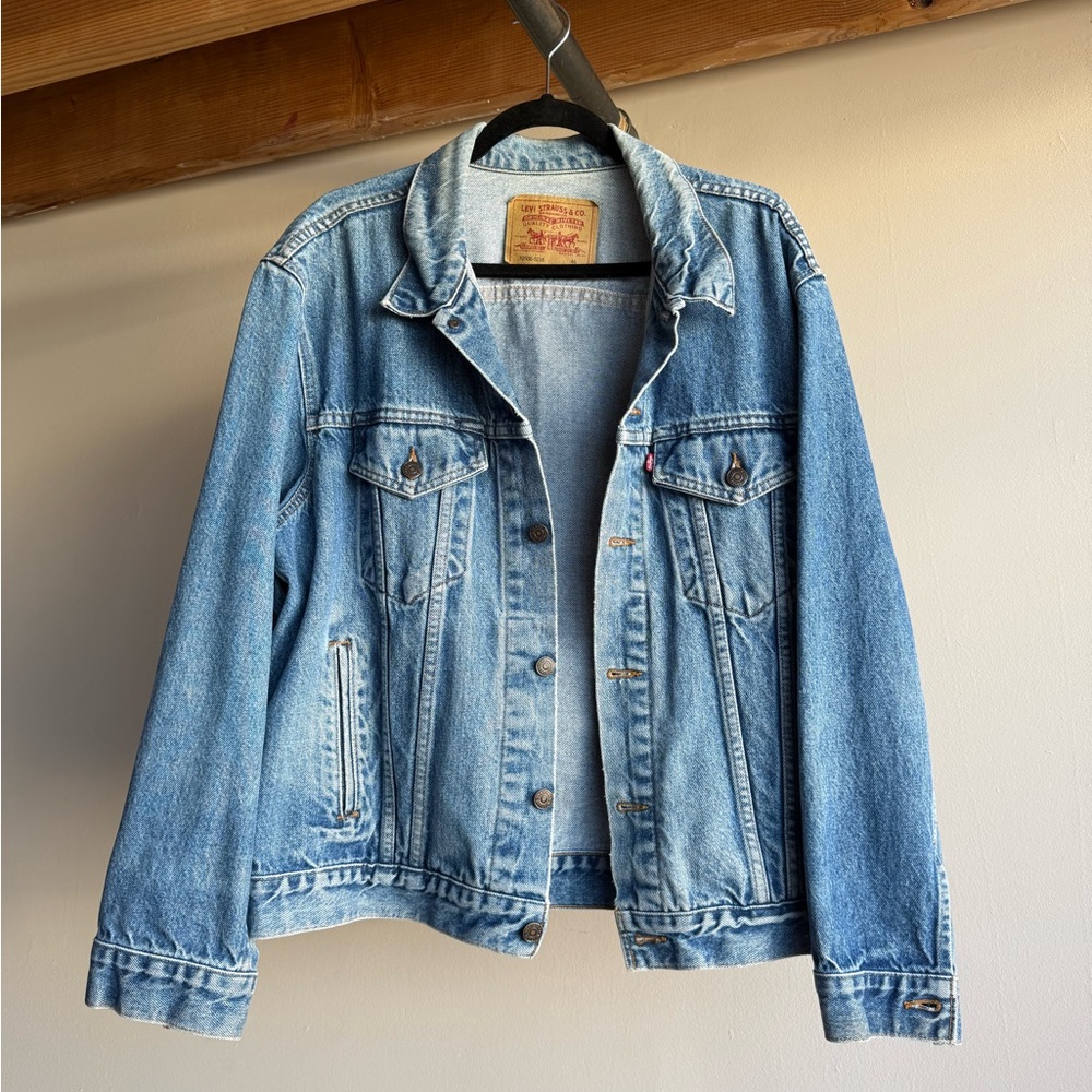 Vintage Levi’s Denim Jean Trucker Jacket L 70506 0216